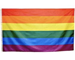 Weersbestendige Pride Vlag - Top kwaliteit Regenboog vlag - Rainbow flag - 150x90cm - Polyester - Weerbestendige - Topkwaliteit vlag - Messing oog-ringen - Dubbel omgezoomde - UV-werend - Windbestendig - Zeefdruk - Trots vlag LGBTQ+