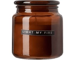 Wellmark Geurkaars Groot bruin glas Cedarwood tekst LIGHT MY FIRE