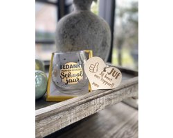 Wijn - water glas - Bedankt voor een geweldig schooljaar - inclusief houten hartje juf- afscheid schooljaar / einde schooljaar / wijnglas / waterglas / leuke tekst / moederdag / vaderdag / verjaardag / cadeau