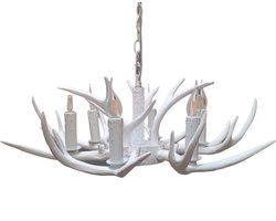 Wild’nChic - Luxe Kroonluchter Ree Gewei - 6 Lichts - Wit - E14 Fitting - Landelijk, Rustiek, Modern, Designlamp, Dierenlamp, Hanglamp, Plafondlamp, Woonkamer, Eetkamer, Slaapkamer