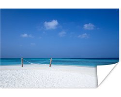 Wit strand met een hangmat bij de Maldiven Poster 180x120 cm - Foto print op Poster (wanddecoratie woonkamer / slaapkamer) / Zee en Strand XXL / Groot formaat!