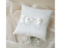 Wit trouwringkussen 20x20 cm met strik en parel - satijnen ringkussen voor bruiloft