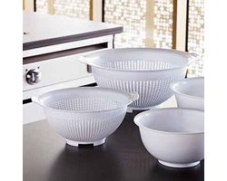 Witte kunststof vergieten set van 23 en 28 cm - Plastic vergieten keuken accessoires - Horeca/restaurant kwaliteit