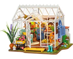 Wood Art - Dreamy Garden House