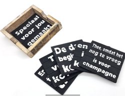 Woodart onderzetters met teksten 6 stuks in houder zwart/naturel
