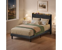 Xbro Gestoffeerd Bed 120 x 200 cm – met Bedhoofdbord met Opbergruimte & USB/Type-C Oplaadpoort – Tweepersoonsbed met Hoofdbord en Lattenbodem – Grijs