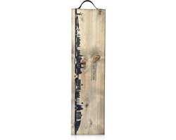 XL Borrelplank Amsterdam 70 cm! Een extra lange borrelplank met de Skyline van Amsterdam. Dan schuif je echt een praatstuk op tafel voor de echte Amsterdammer. Een must voor een Amsterdammer. Een stoere steigerhouten plank bedrukt met een zeefdruk.