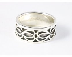 Zware zilveren ring met fantasie gravering - maat 20