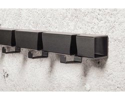 Zwarten metalen wandkapstok tien haken 100 cm. Industrieel kapstok uit buis 3D gelaserd Staal VIJ5 & Maarten Baptist