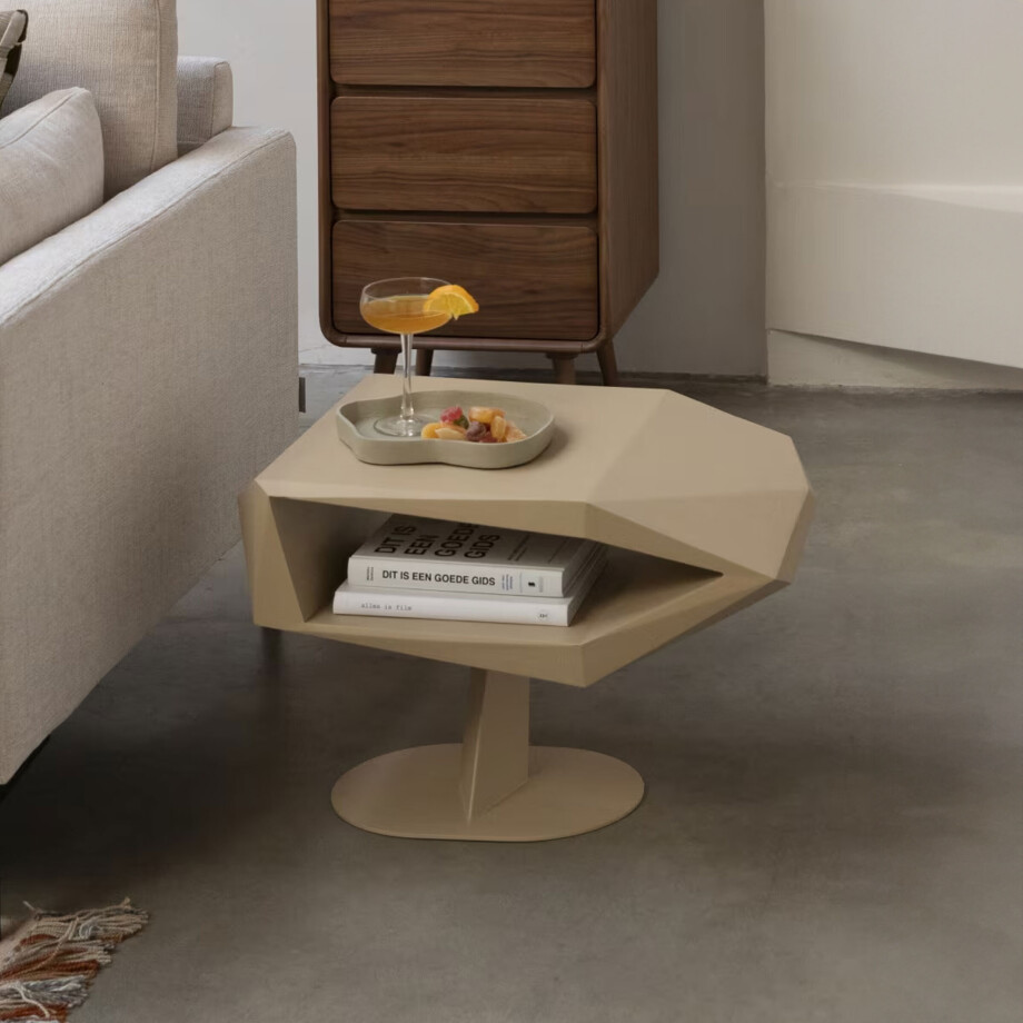 Zuiver Bijzettafel 'North' Resin en staal, 60 x 40cm, kleur Beige Zuiver Bijzettafel 'North' Resin en staal, 60 x 40cm, kleur Beige afbeelding 1