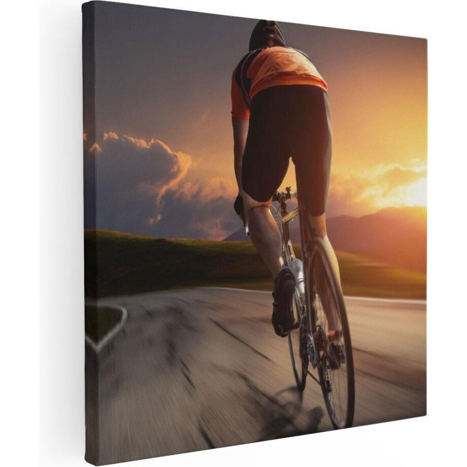 Artaza Canvas Schilderij Wielrennen Fietser op de Weg bij Zonsondergang - 70x70 - Foto Op Canvas - Canvas Print afbeelding 1