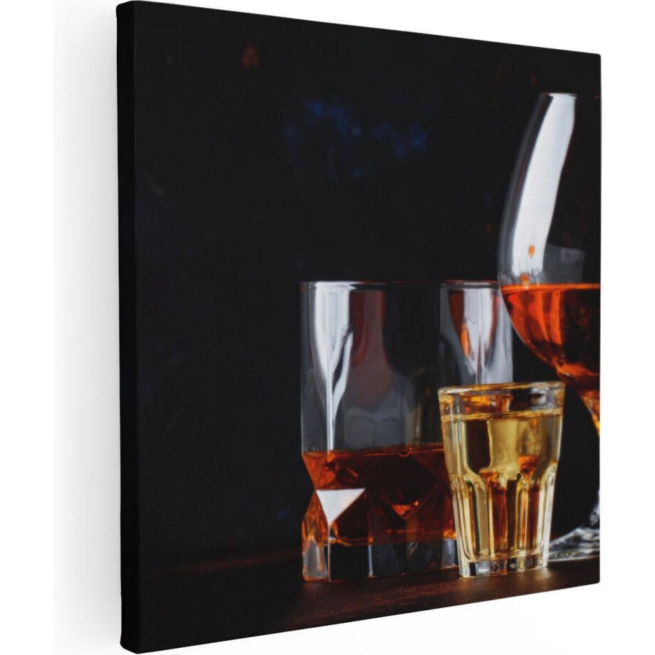Artaza Canvas Schilderij Whisky Glazen - 80x80 cm - Wanddecoratie Stilleven - Muurdecoratie Bar - Schilderijen Op Canvas afbeelding 1