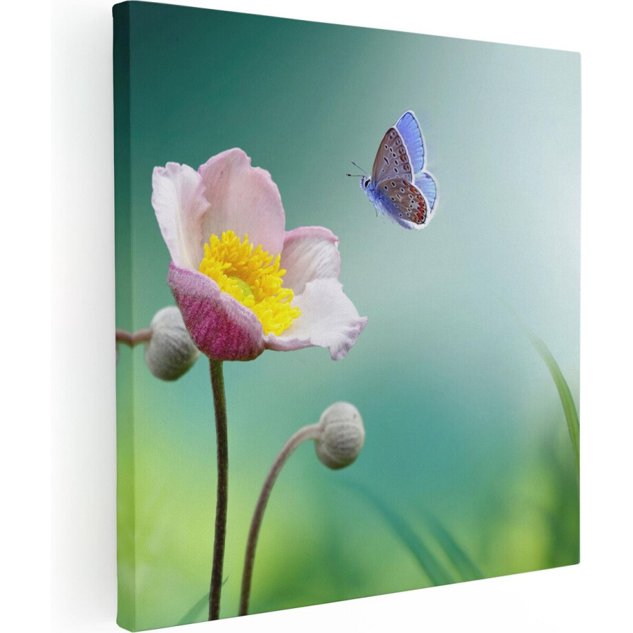 Artaza Canvas Schilderij Bloem Met Vlinder - 50x50 cm - Wanddecoratie Bloemen - Muurdecoratie Woonkamer - Decoratie Vlinders afbeelding 1