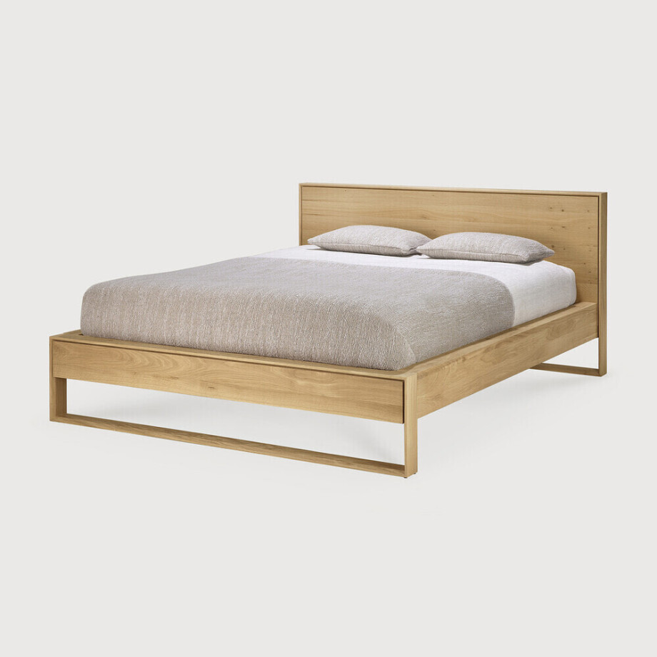 Ethnicraft Bed 'Nordic II' Geolied Eikenhout, 180 x 200cm afbeelding 