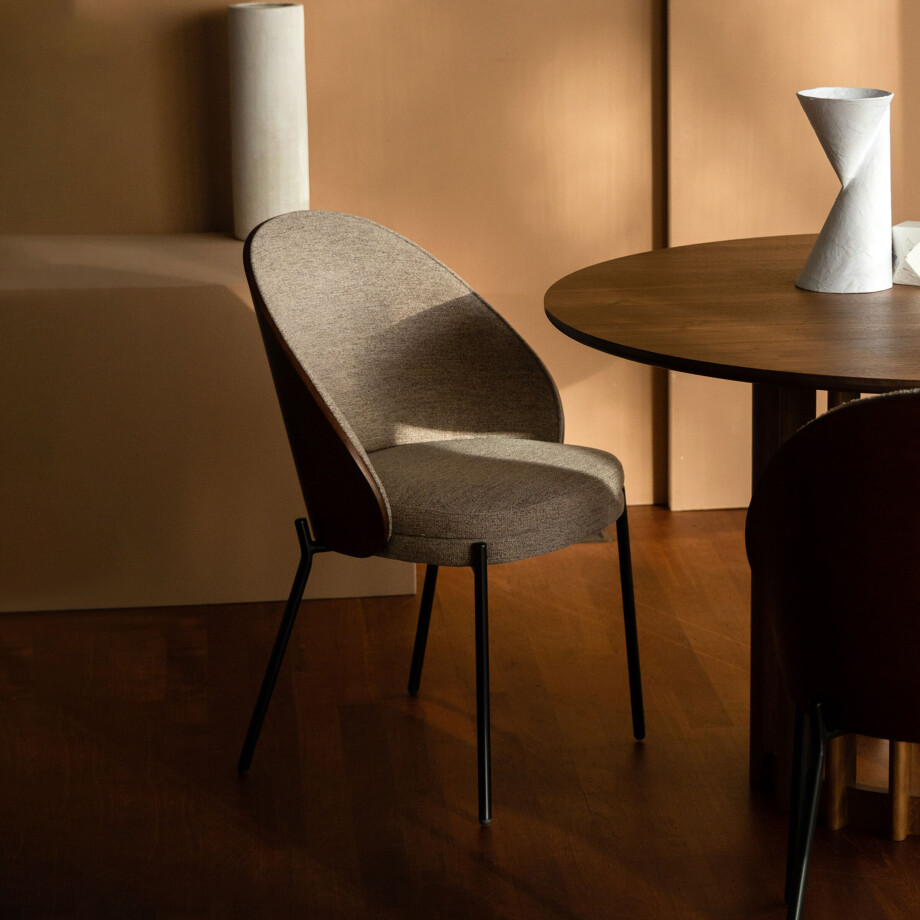 Dutchbone Eetkamerstoel 'Rodin' Essenhout en stof Dutchbone Eetkamerstoel 'Rodin' Essenhout en stof afbeelding