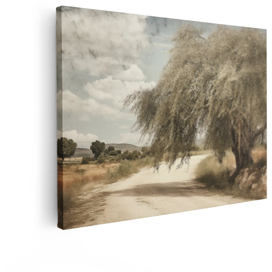 Artaza Canvas Schilderij Een Oude - Wapperende Boom langs een Stoffige Landweg onder een Bewolkte Hemel - 120x90 cm - Groot - Wanddecoratie Woonkamer - Schilderijen - Muurdecoratie afbeelding 1