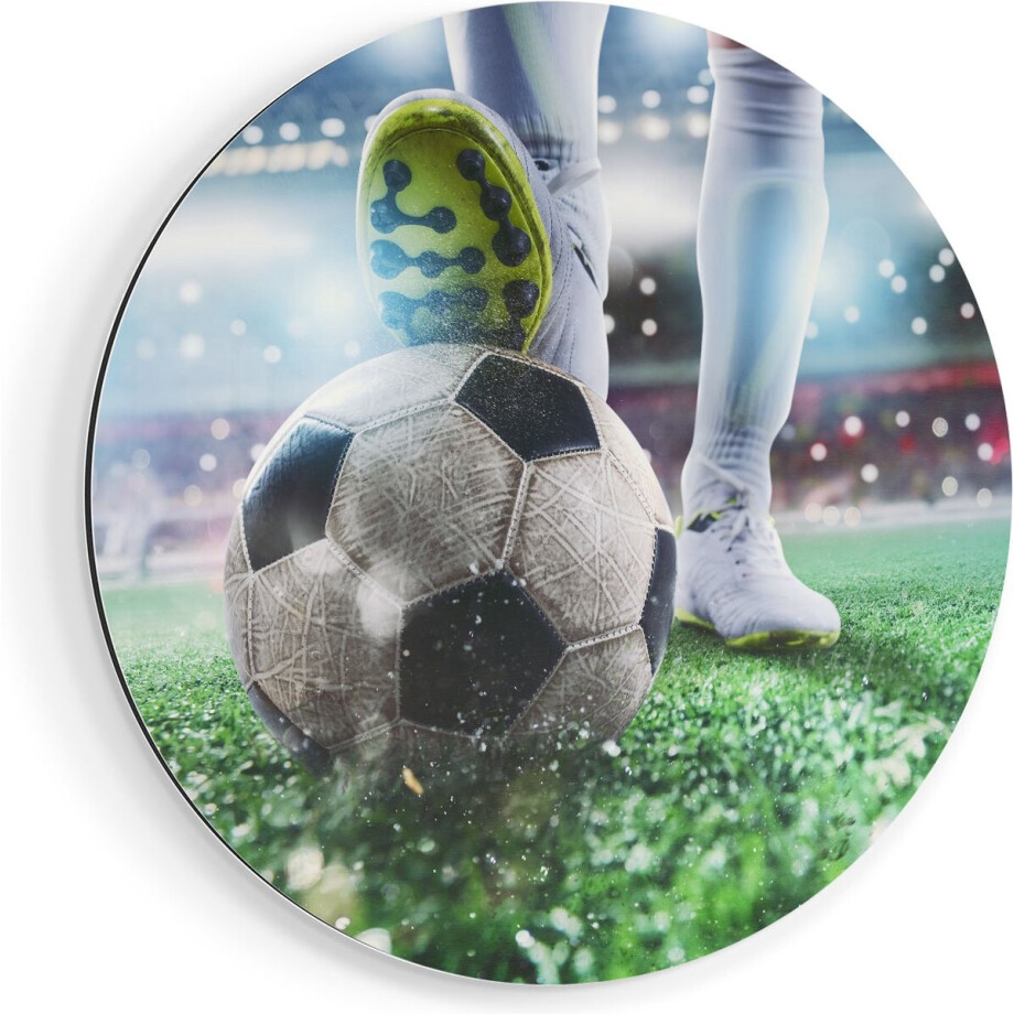 Artaza Dibond Muurcirkel Voetbalspeler Met De Bal In Het Stadion - Ø 40 cm - Klein - Wandcirkel - Rond Schilderij - Voor Binnen en Buiten Artaza Dibond Muurcirkel Voetbalspeler Met De Bal In Het Stadion - Ø 40 cm - Klein - Wandcirkel - Rond Schilderij - Voor Binnen en Buiten afbeelding 1