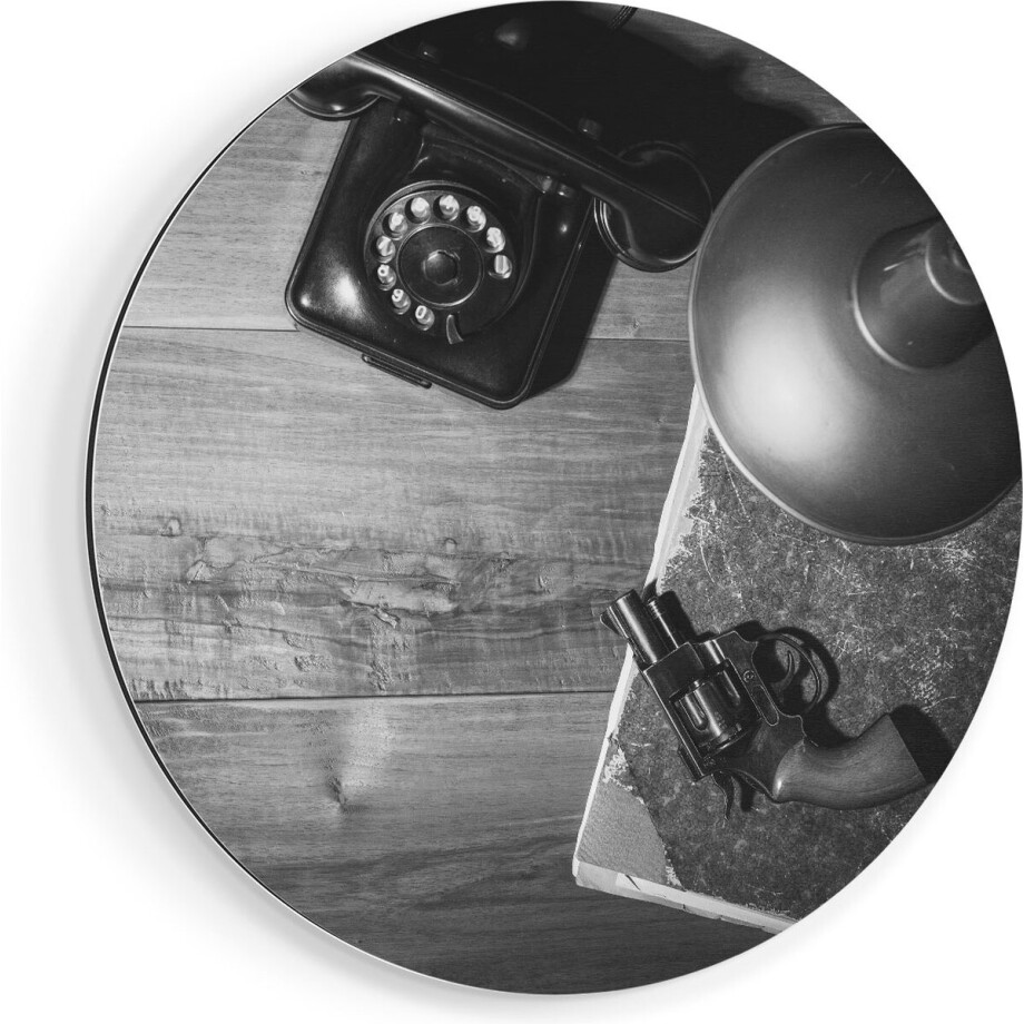 Artaza Dibond Muurcirkel Oude Bureau Tafel Met Een Pistool En Een Hoedje - Ø 50 cm - Klein - Wandcirkel - Rond Schilderij - Voor Binnen en Buiten afbeelding 1