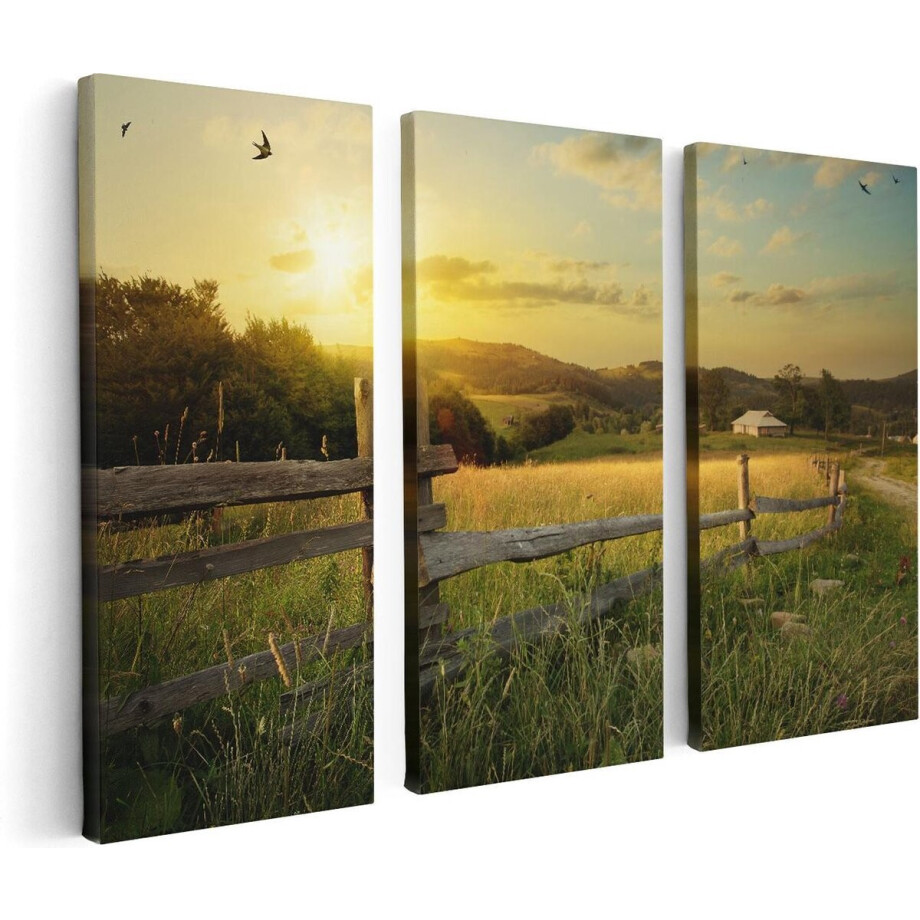 Artaza Canvas Schilderij Drieluik Boerderij Hekken op het Grasveld - 120x80 - Foto Op Canvas - Canvas Print afbeelding 1