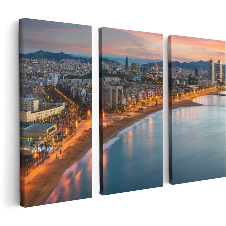 Artaza Canvas Schilderij Drieluik Barcelona Strand met Stad bij Zonsondergang - 120x80 - Foto Op Canvas - Canvas Print afbeelding 1