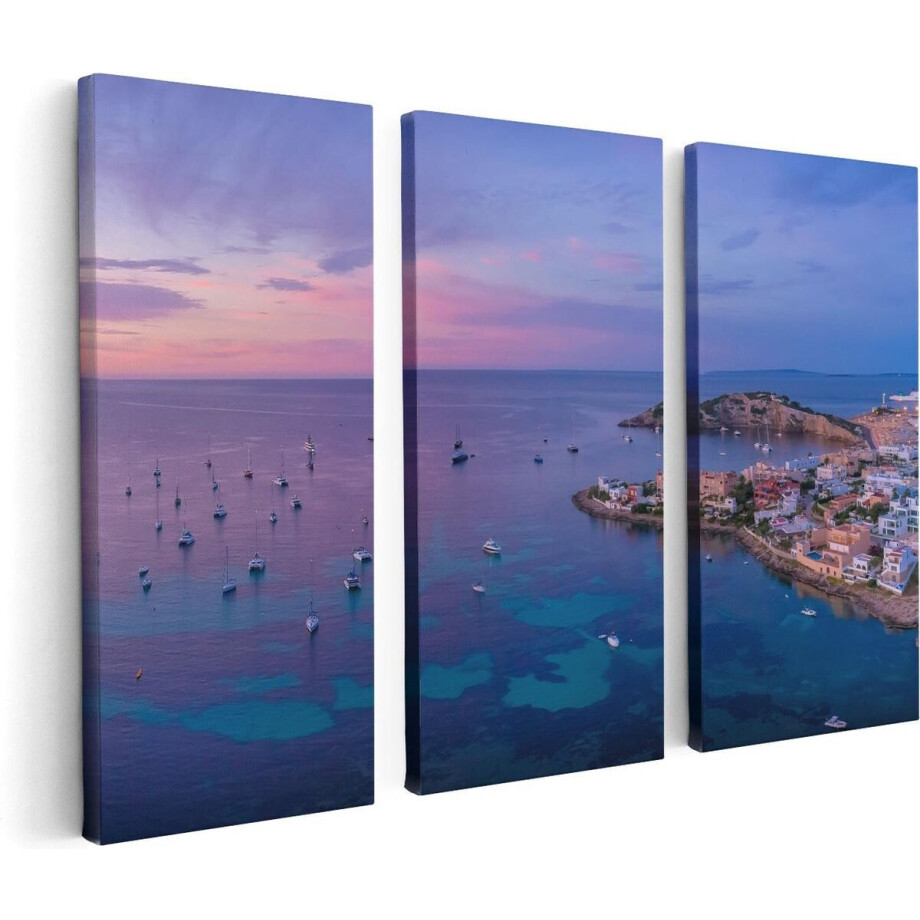 Artaza Canvas Schilderij Drieluik Ibiza met Boten op het Water bij Zonsopgang - 120x80 - Foto Op Canvas - Canvas Print afbeelding 1
