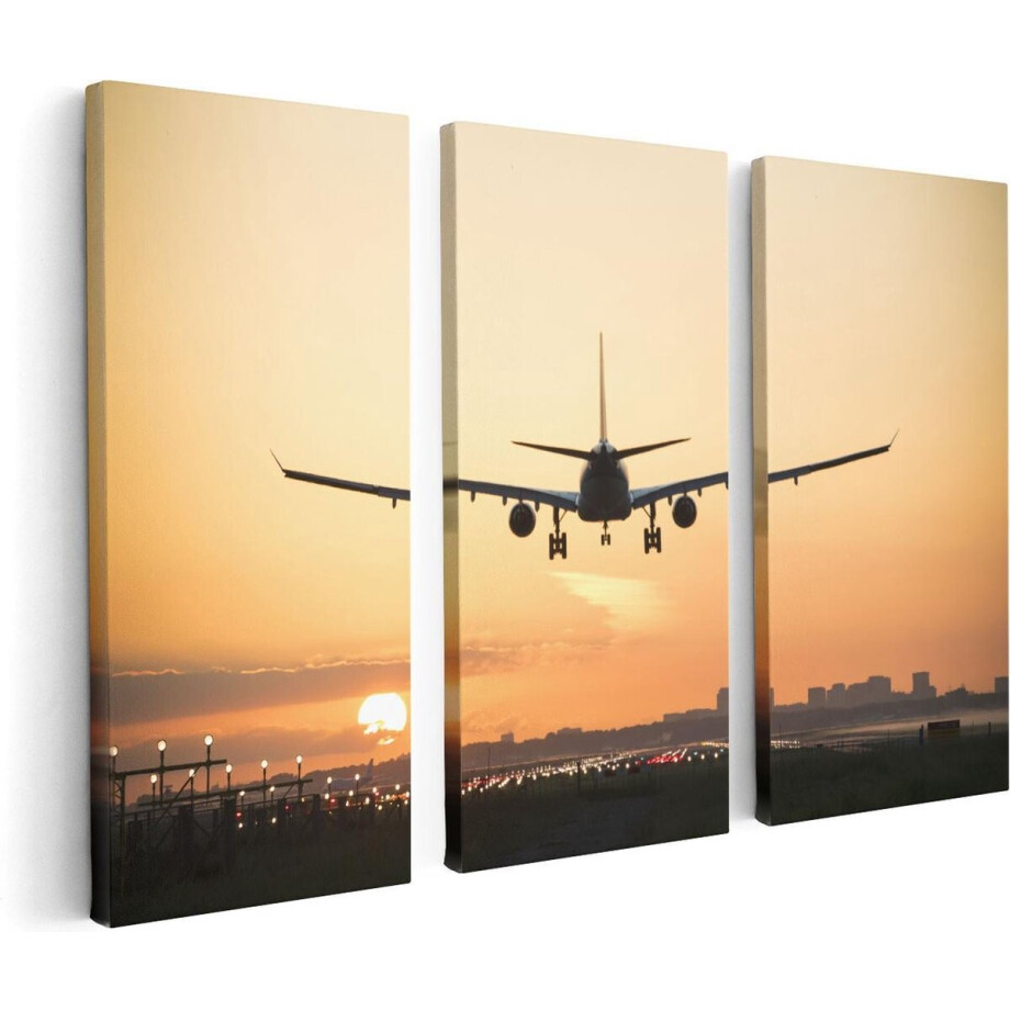 Artaza Canvas Schilderij Drieluik Vliegtuig Landt Tijdens Zonsondergang - 120x80 - Foto Op Canvas - Canvas Print Artaza Canvas Schilderij Drieluik Vliegtuig Landt Tijdens Zonsondergang - 120x80 - Foto Op Canvas - Canvas Print afbeelding 1