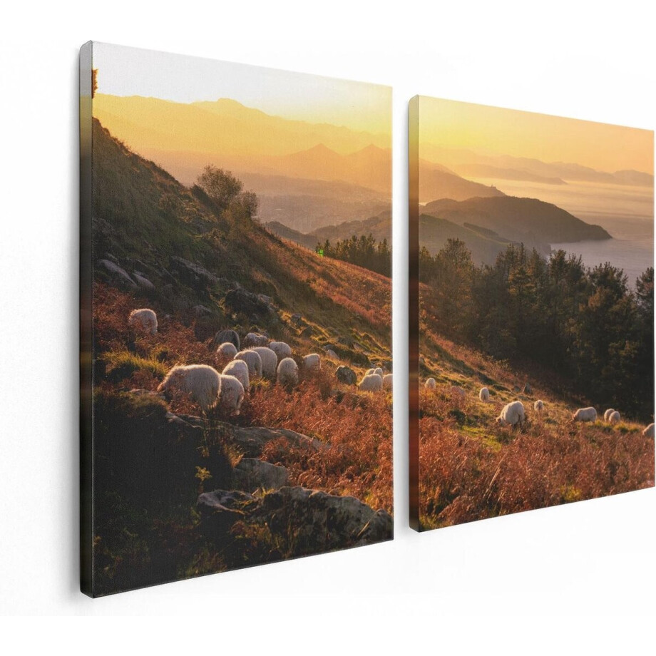 Artaza Canvas Schilderij Tweeluik Schapen in de Bergen  - 120x80 - Foto Op Canvas - Canvas Print afbeelding 1
