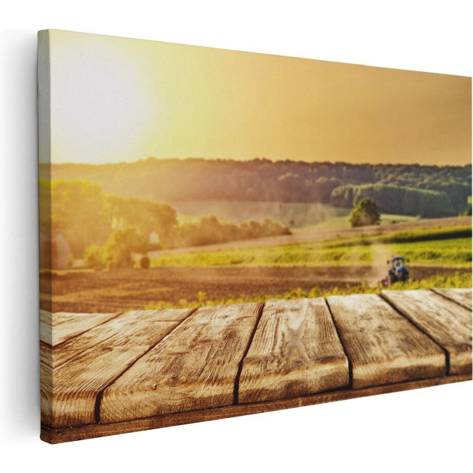 Artaza Canvas Schilderij Tractor in het Veld met Houten Planken - 120x80 - Groot - Foto Op Canvas - Wanddecoratie Woonkamer afbeelding 1