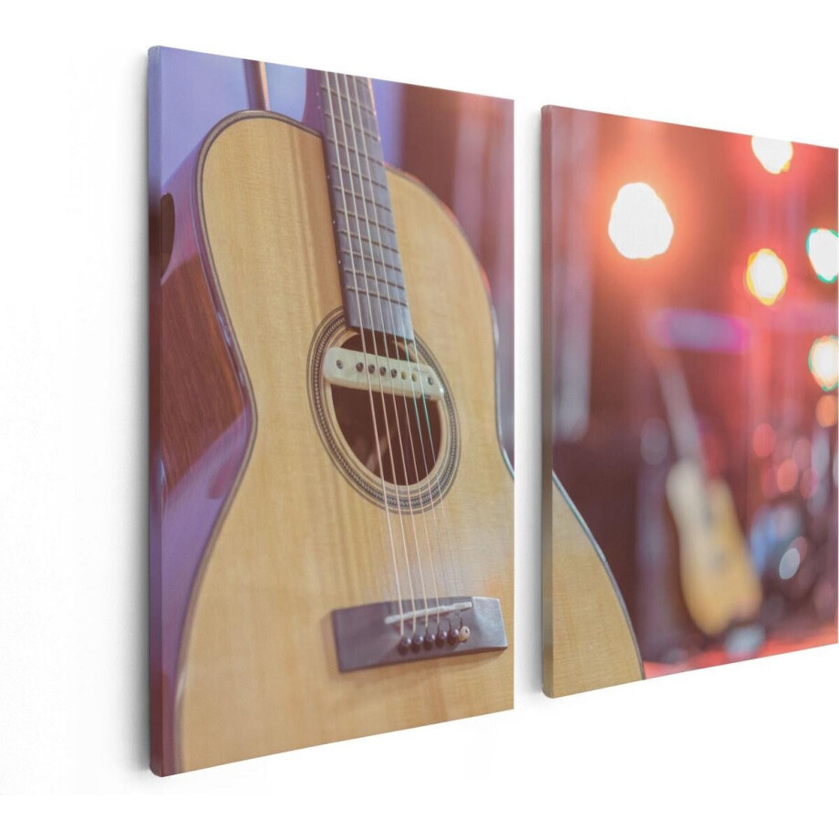 Artaza Canvas Schilderij Tweeluik Gitaar bij het Podium - 80x60 - Foto Op Canvas - Canvas Print afbeelding 1