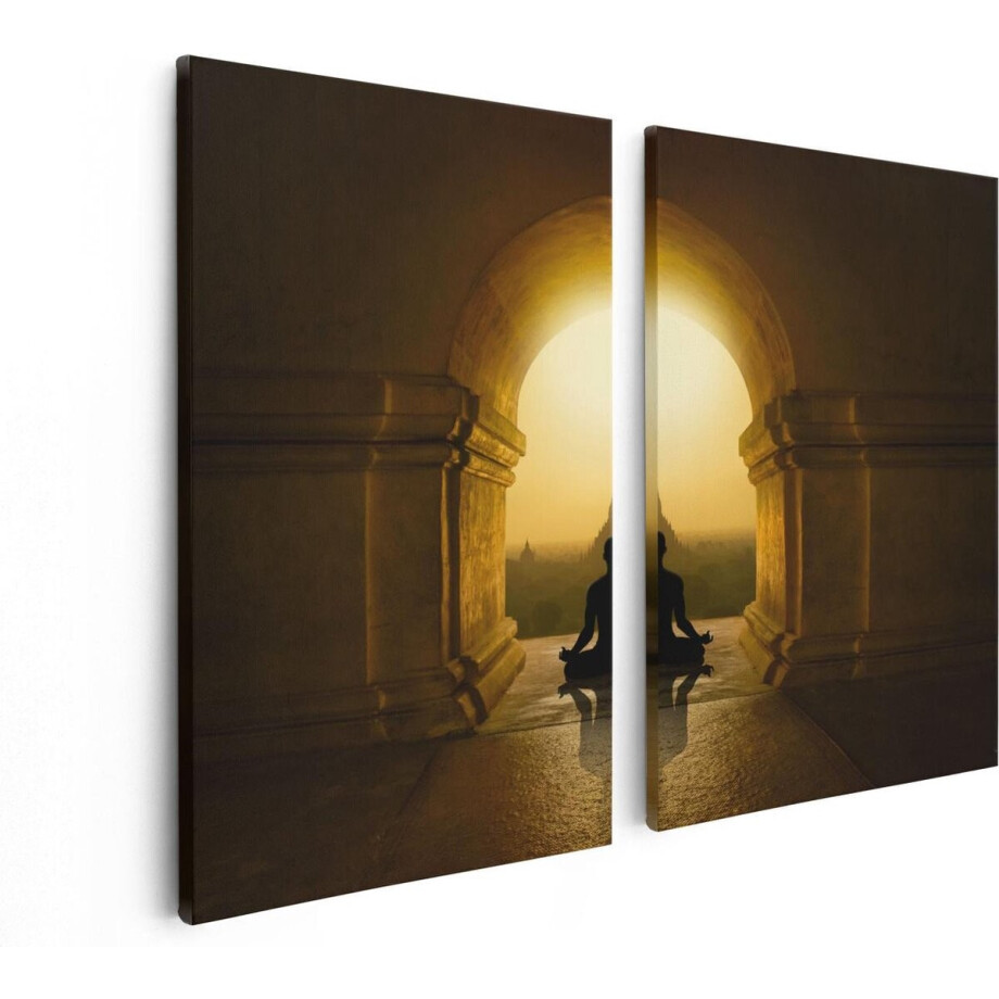 Artaza Canvas Schilderij Tweeluik Man Doet Yoga In Een Boeddha Tempel - 80x60 - Foto Op Canvas - Canvas Print afbeelding 1