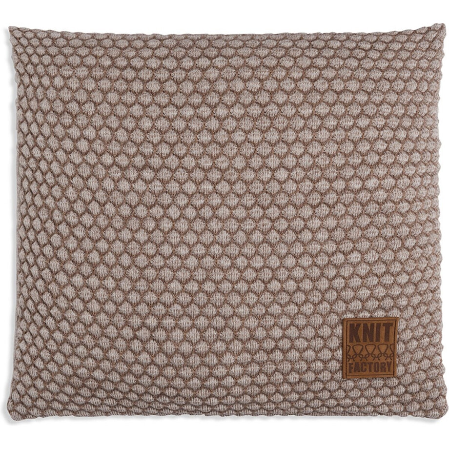 Knit Factory Juul Sierkussen - Vierkant kussen - Kussen woonkamer - Bank kussen - Decoratie kussen - Marron/Beige - 50x50 cm - Kussenhoes inclusief kussenvulling afbeelding 1