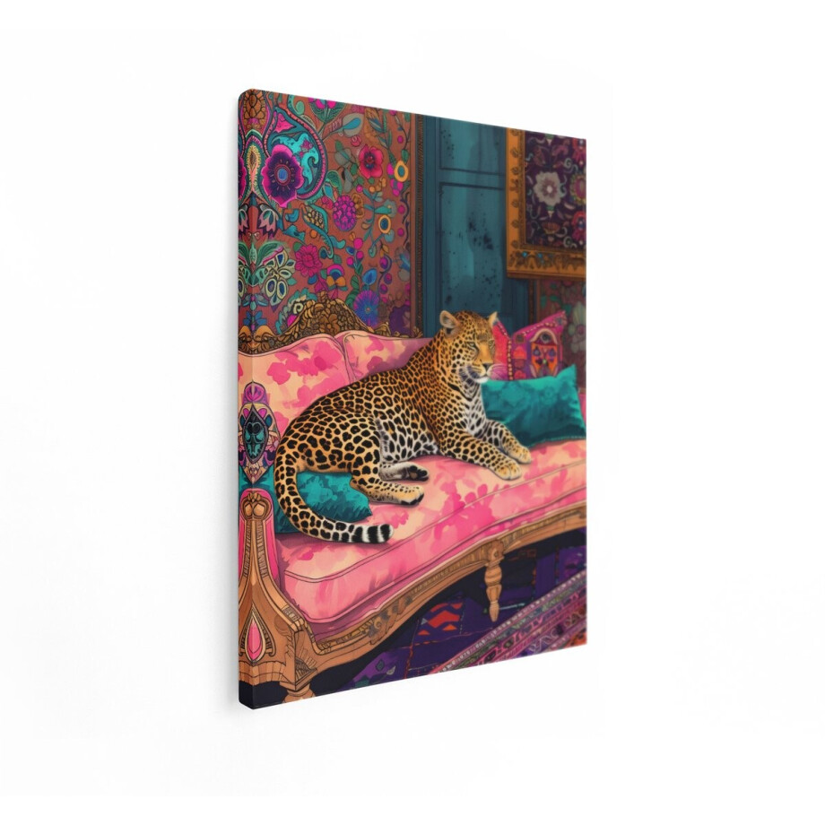 Artaza Canvas Schilderij Luxe Luipaard Rust op een Roze Bank in een Weelderig Ingerichte Kamer - 90x120 cm - Groot - Wanddecoratie Woonkamer - Schilderijen - Muurdecoratie Artaza Canvas Schilderij Luxe Luipaard Rust op een Roze Bank in een Weelderig Ingerichte Kamer - 90x120 cm - Groot - Wanddecoratie Woonkamer - Schilderijen - Muurdecoratie afbeelding 1