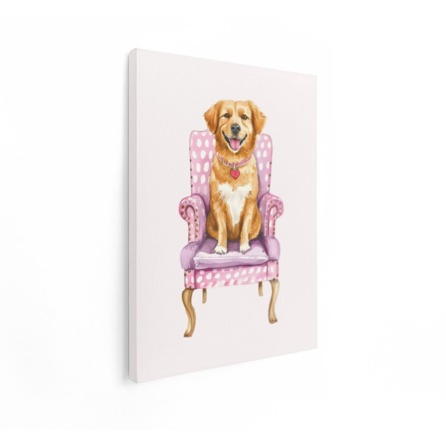 Artaza Canvas Schilderij Vrolijke Golden Retriever Zit op een Roze Stoel met Hartvormige Halsband - 60x80 cm - Wanddecoratie Woonkamer - Schilderijen - Muurdecoratie afbeelding 1