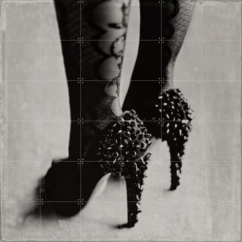 IXXI Helena, STUDIO HANNAH LEMHOLT - 120 x 120 cm - Gratis ophangtool - Grote wanddecoratie en posters - Vintage, Fotografie, Woonkamer, Slaapkamer afbeelding 1
