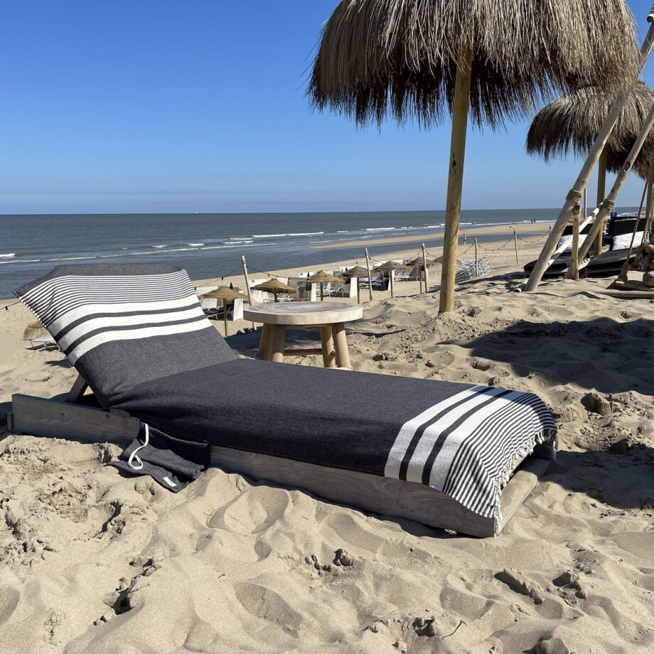 hipps Loungie Travel beachbedcover black – strandlaken voor ligbed – lichtgewicht hamamdoek – met omslag en afsluitbaar zijvak – 210x90 cm – sneldrogend katoen afbeelding 1
