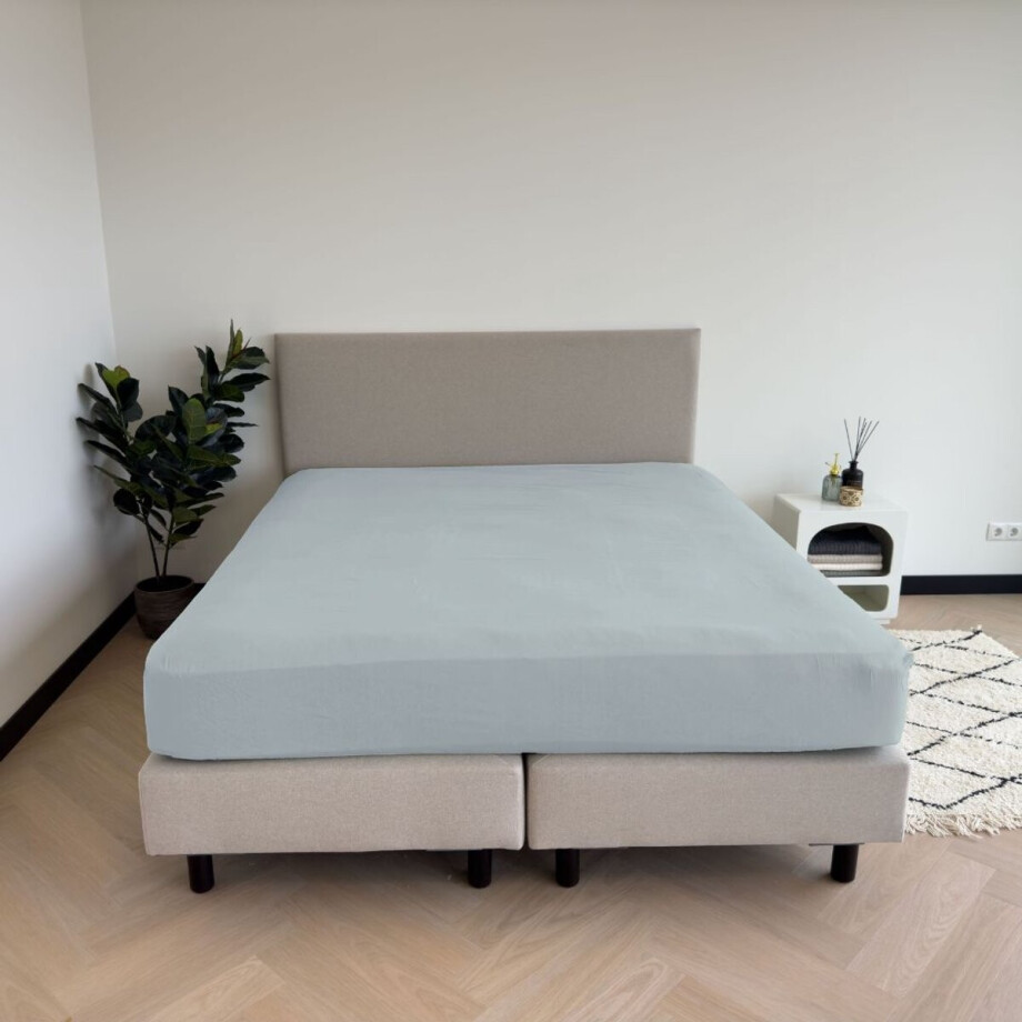 Kayori Emma Hoeslaken Katoensatijn - 90x200cm - Matrasdikte 35cm - Rondom Elastiek - Lichtblauw Kayori Emma Hoeslaken Katoensatijn - 90x200cm - Matrasdikte 35cm - Rondom Elastiek - Lichtblauw afbeelding 1