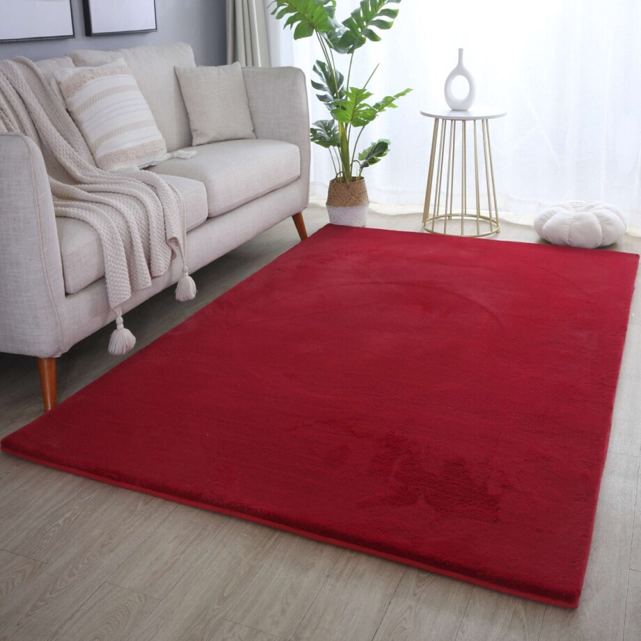 Flycarpets Teresa Hoogpolig Fluffy Vloerkleed - Rood - 140x200 cm Flycarpets Teresa Hoogpolig Fluffy Vloerkleed - Rood - 140x200 cm afbeelding 1