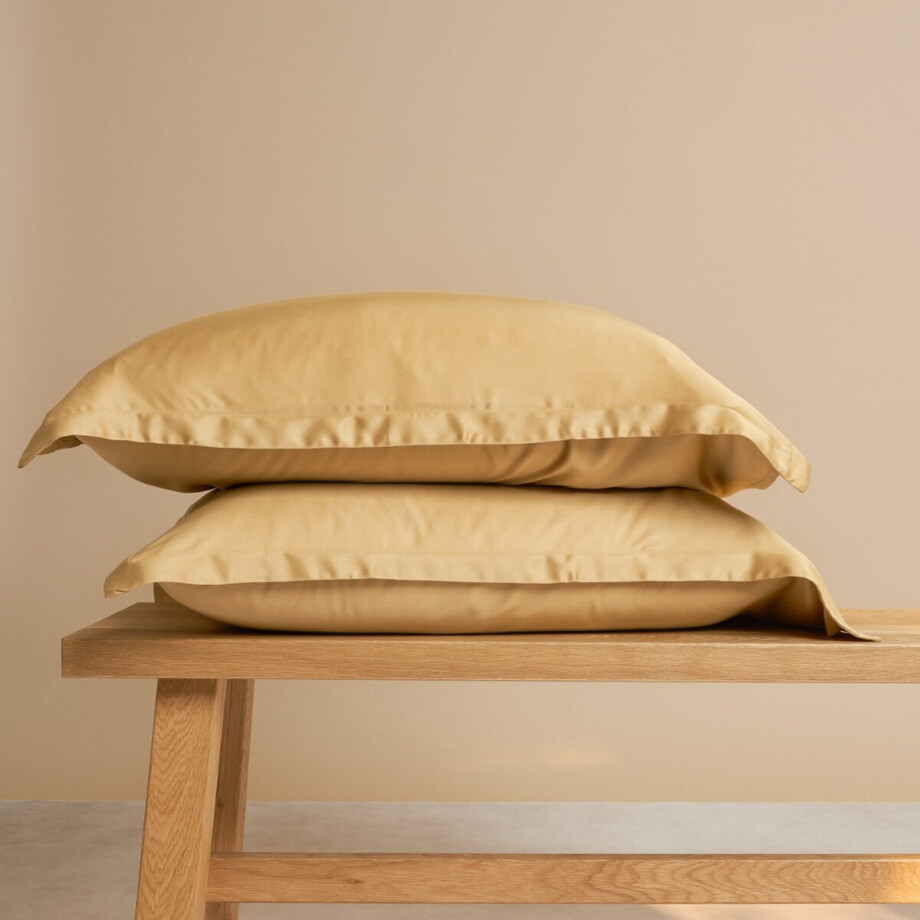 Coco & Cici - Bamboe Kussensloop 80 x 80 cm - Kussenhoes - Okergeel - 100% Eco Bamboe - Volant 2 cm - 1 stuk afbeelding 1