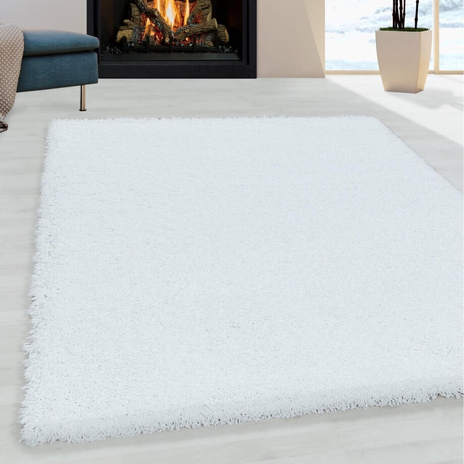 Flycarpets Azure Vloerkleed Wit - Effen - Hoogpolig - 140x200 cm Flycarpets Azure Vloerkleed Wit - Effen - Hoogpolig - 140x200 cm afbeelding 1