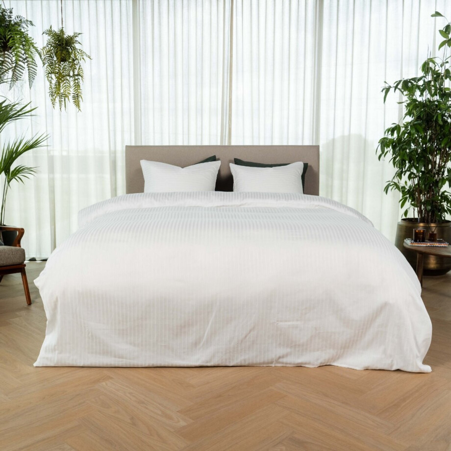 Kayori Elin Dekbedovertrek Katoensatijn - 240x200-220 cm +2 slopen - Lits-jumeaux - Wit afbeelding 1