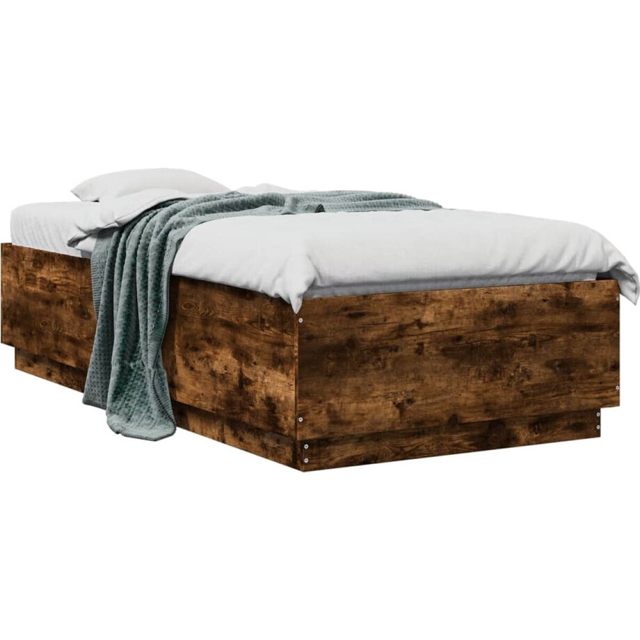 vidaXL - Bedframe - bewerkt - hout - gerookt - eikenkleurig - 75x190 - cm vidaXL - Bedframe - bewerkt - hout - gerookt - eikenkleurig - 75x190 - cm afbeelding 1