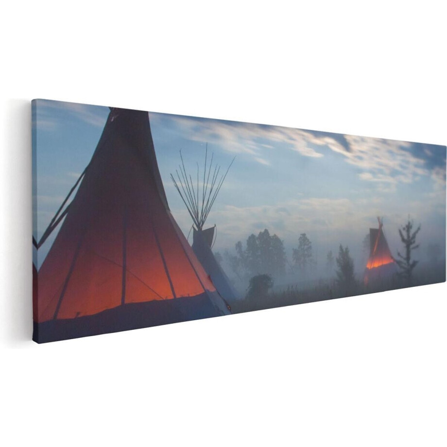 Artaza Canvas Schilderij Indianen Tipi in de Nacht tijdens de Mist - 120x40 - Groot - Foto Op Canvas - Canvas Print afbeelding 1