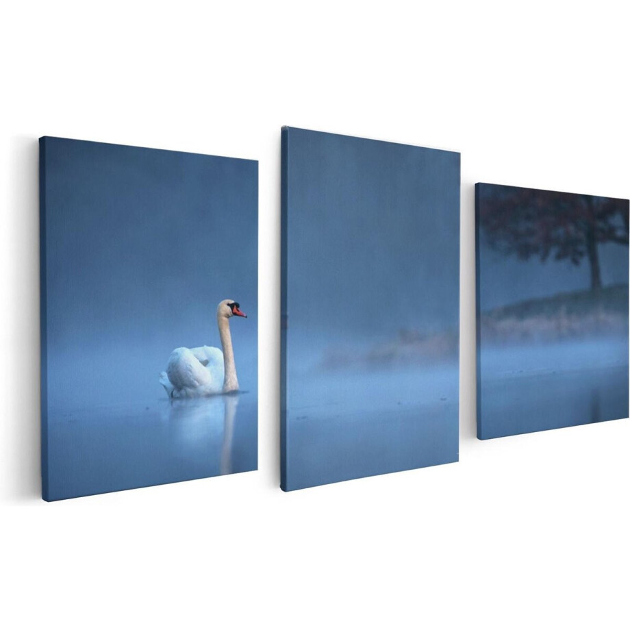 Artaza Canvas Schilderij Drieluik Zwaan op het Water tussen de Mist - 120x60 - Foto Op Canvas - Canvas Print afbeelding 1