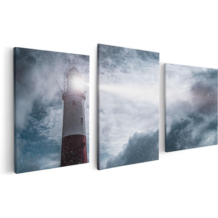 Artaza Canvas Schilderij Drieluik Vuurtoren tijdens de Regen Storm - 120x60 - Foto Op Canvas - Canvas Print Artaza Canvas Schilderij Drieluik Vuurtoren tijdens de Regen Storm - 120x60 - Foto Op Canvas - Canvas Print afbeelding 1