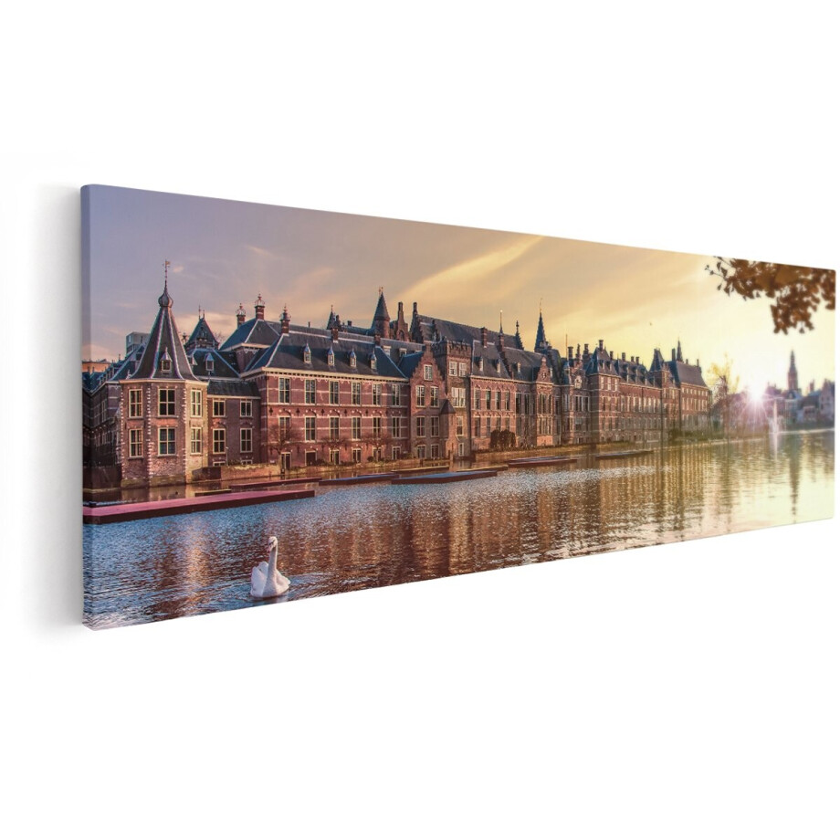 Artaza Canvas Schilderij Binnenhof Gebouw in Den Haag - 150x50 cm - Groot - Wanddecoratie Woonkamer - Schilderijen - Muurdecoratie afbeelding 1
