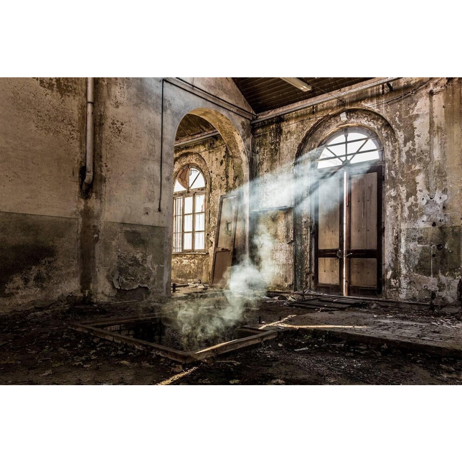 Abandoned Building Collection- Kristal Helder Galerie kwaliteit Plexiglas 5mm.- Blind Aluminium Ophang-frame- Fotokunst- luxe wanddecoratie- Akoestisch en UV Werend- inclusief verzending afbeelding 1