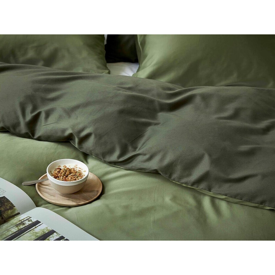 Yumeko dekbedovertrek katoensatijn dubbelzijdig olive 260x240 (zonder slopen) - Bio, eco & fairtrade afbeelding 1