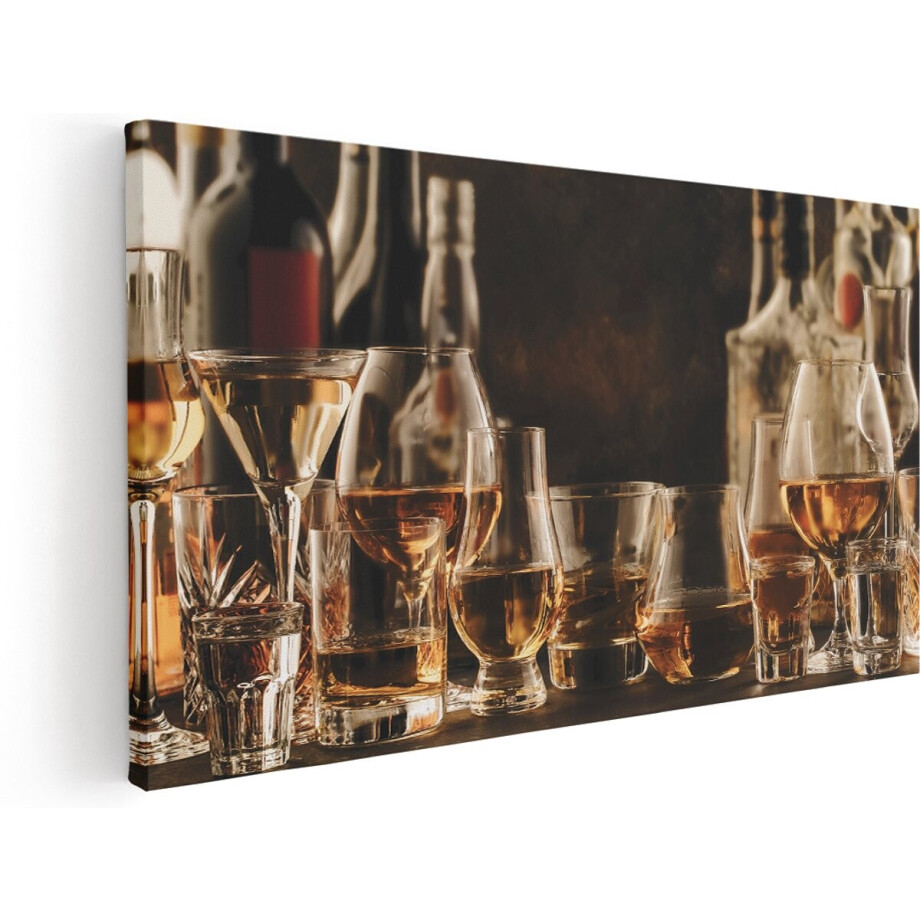 Artaza Canvas Schilderij Glazen met Sterke Drank - Flessen - 180x90 cm - Groot - Wanddecoratie Woonkamer - Schilderijen - Muurdecoratie afbeelding 1