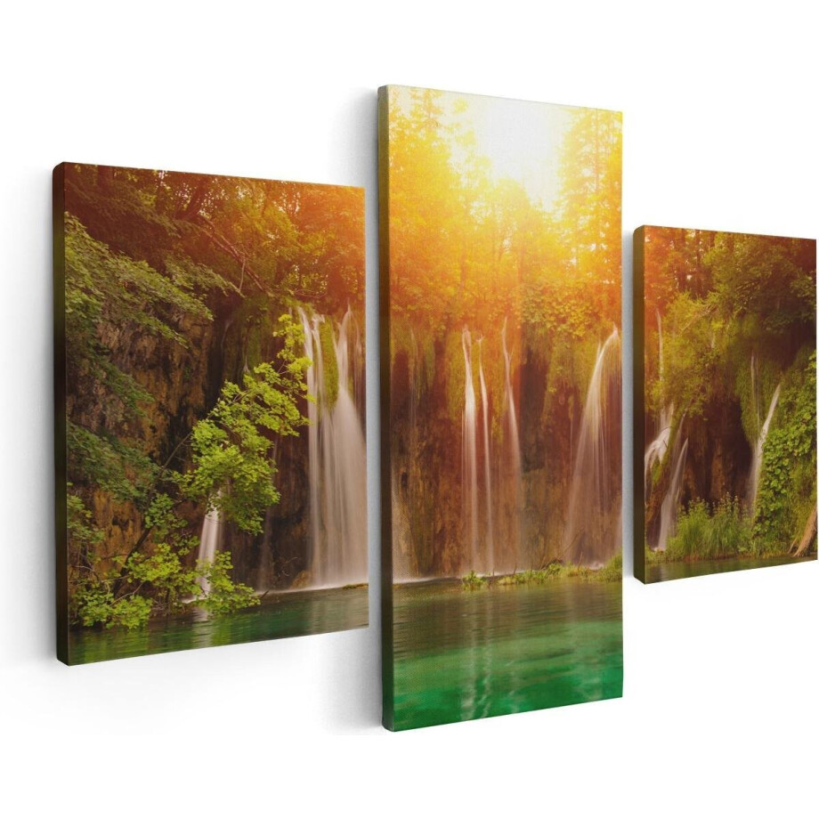 Artaza Canvas Schilderij Drieluik Watervallen Bij Het Groene Meer Met Zon - 90x60 cm - Wanddecoratie Woonkamer - Schilderijen - Muurdecoratie afbeelding 1