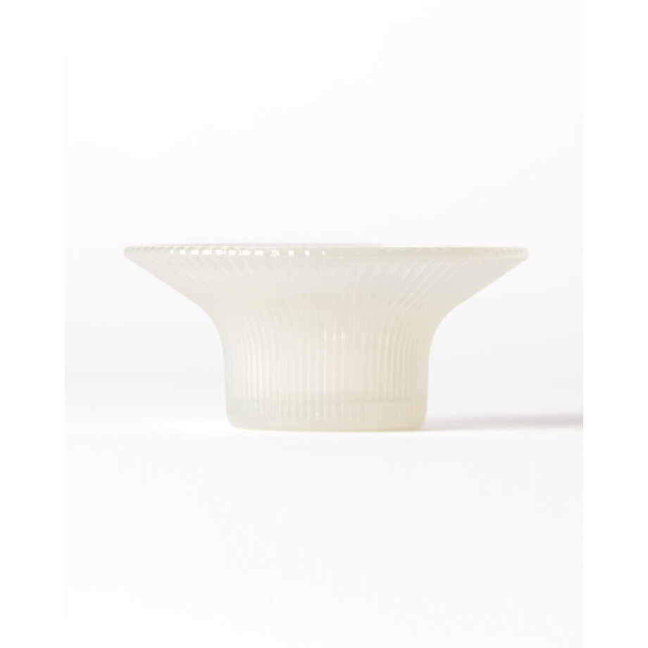 HEMA HEMA Theelichthouder ⌀11x5cm Zwier Glas Ribbel Wit (white wash) HEMA HEMA Theelichthouder ⌀11x5cm Zwier Glas Ribbel Wit (white wash) afbeelding 1